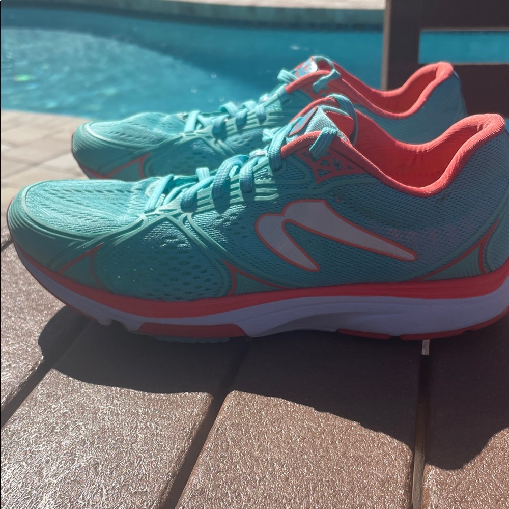 Newton Kizmet 6 Women's Running Shoes Size 9.5